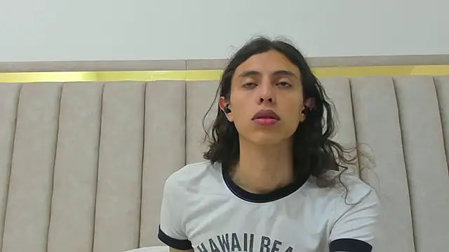 FreyaMoller online show from March 28, 2026, 7:15 pm