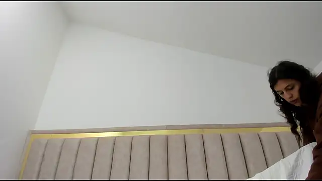 FreyaMoller online show from January 7, 2026, 2:11 pm