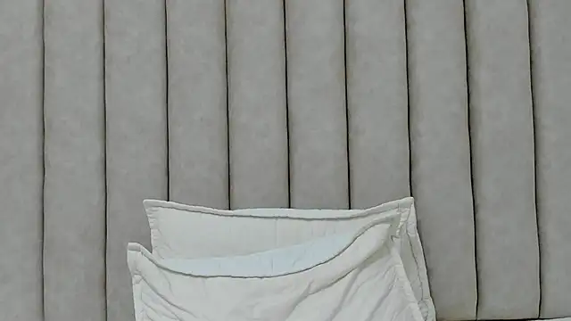 FreyaMoller online show from November 6, 2025, 7:29 pm