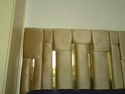 Snapshot of naughty_ebony-queen chatting on December 5, 2024, 2:47 am naughty ebony-queen online show from December 5, 2024, 2:47 am