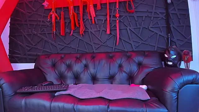 Ivannaakozlov  online show from February 9, 2026, 8:40 pm