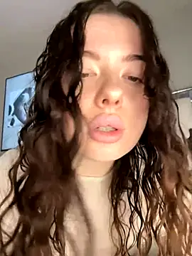 Kimi Ass online show from October 8, 2025, 12:07 pm