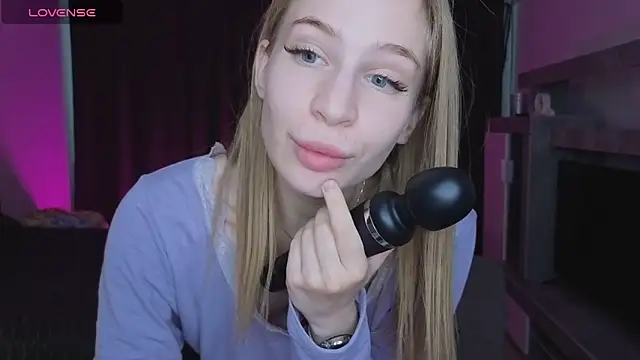 Elis Fox online show from March 9, 2026, 11:03 am