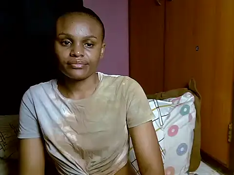 Queen petite  online show from July 19, 2026, 4:54 am