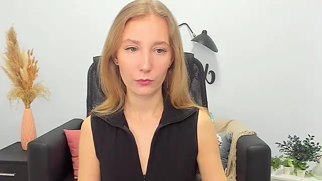 Snapshot of LolaWilsons chatting on February 26, 2025, 6:19 am LolaWilsons online show from February 26, 2025, 6:19 am