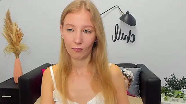 Snapshot of LolaWilsons chatting on September 27, 2025, 8:20 am LolaWilsons online show from September 27, 2025, 8:20 am