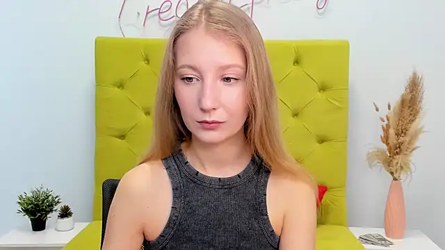 LolaWilsons online show from February 12, 2026, 7:19 am