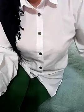 Snapshot of _Sahra_ chatting on December 2, 2024, 1:41 pm Sahra online show from December 2, 2024, 1:41 pm