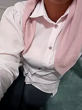 Snapshot of _Sahra_ chatting on December 25, 2024, 5:47 pm Sahra online show from December 25, 2024, 5:47 pm