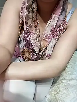 Snapshot of _Sahra_ chatting on February 17, 2025, 7:44 pm Sahra online show from February 17, 2025, 7:44 pm