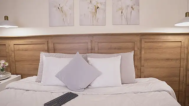 Amber Rush  online show from April 9, 2026, 11:44 pm