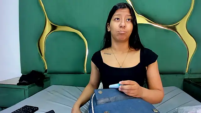 VaneLin18 online show from November 27, 2025, 7:14 pm