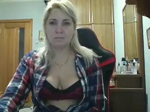 IrinaB1 online show from November 20, 2025, 4:46 am