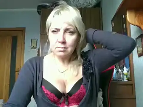 IrinaB1 online show from October 25, 2025, 7:07 am