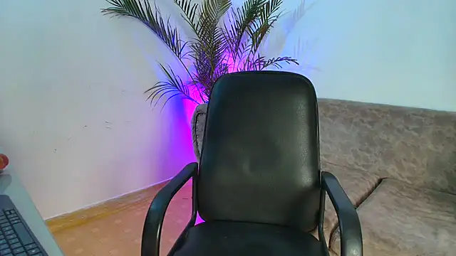 Snapshot of Susana_hank2 chatting on November 19, 2025, 9:04 pm Susana hank2 online show from November 19, 2025, 9:04 pm