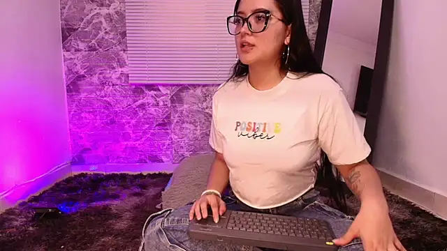 Susana hank2 online show from June 24, 2026, 6:06 pm