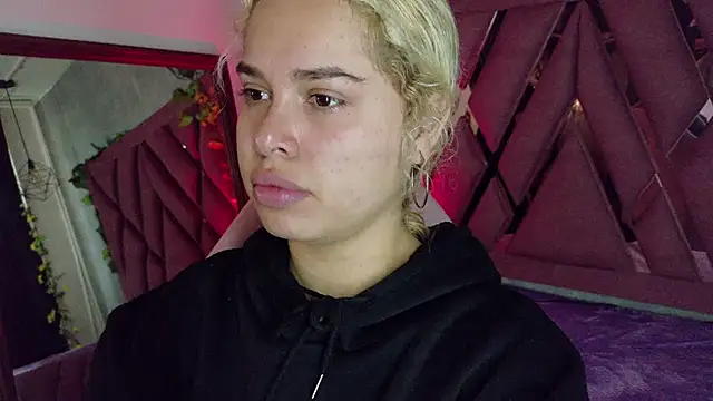 Haelycute online show from February 11, 2026, 12:16 pm