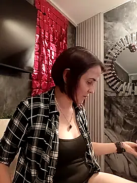 IsisBlake online show from December 19, 2025, 8:33 pm