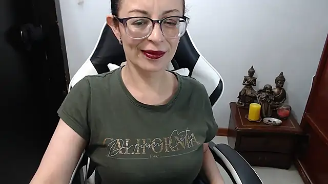 AnasstaciaEvans online show from February 3, 2026, 2:32 am