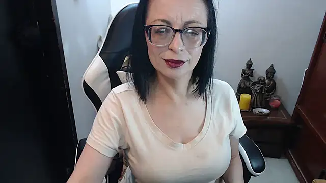 AnasstaciaEvans online show from April 1, 2026, 2:13 am