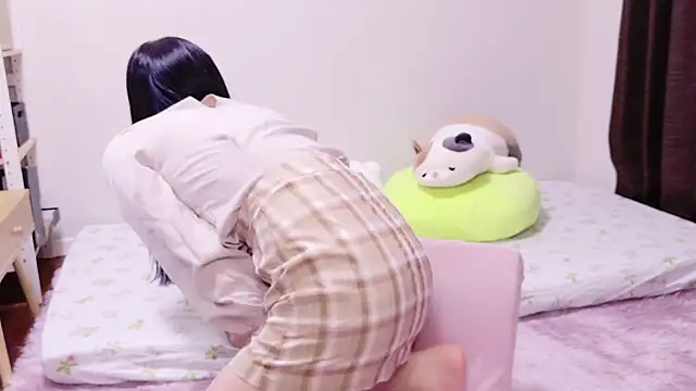 Mia--meow online show from January 13, 2025, 2:11 pm