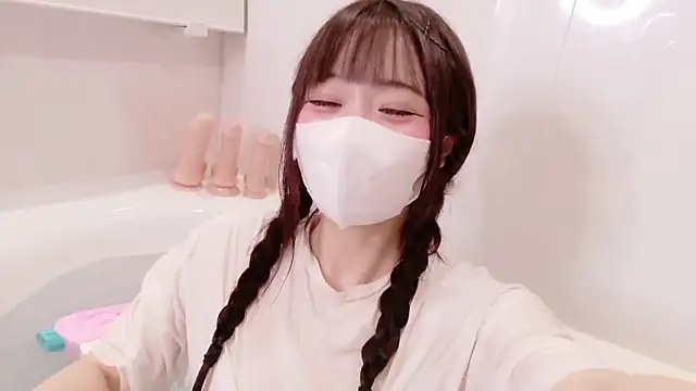 Mia--meow online show from September 23, 2025, 2:13 pm