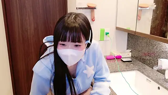 Mia--meow online show from March 18, 2025, 11:44 am