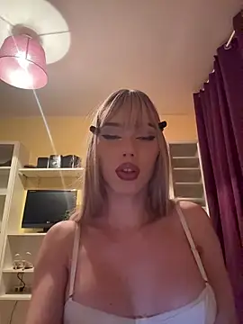 Snapshot of Carlita_cute chatting on March 12, 2026, 10:36 pm Carlita cute online show from March 12, 2026, 10:36 pm