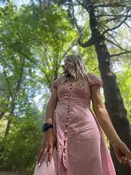 Crazy-Rosa online show from July 28, 2026, 5:59 am