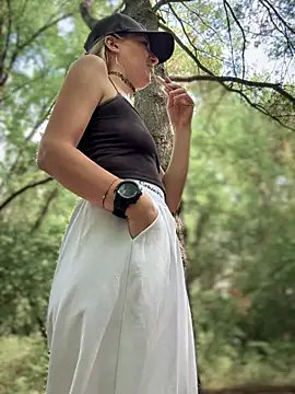 Crazy-Rosa online show from September 9, 2025, 5:50 am