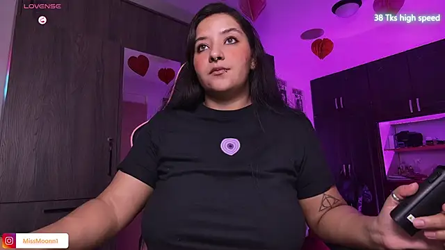 Snapshot of Steph_moon_ chatting on February 15, 2026, 7:13 pm Steph moon online show from February 15, 2026, 7:13 pm