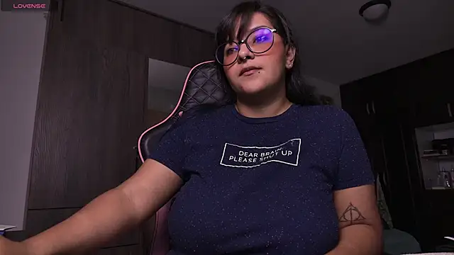 Snapshot of Steph_moon_ chatting on September 24, 2025, 11:32 pm Steph moon  online show from September 24, 2025, 11:32 pm