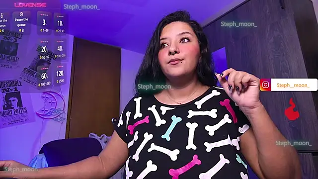 Snapshot of Steph_moon_ chatting on December 10, 2024, 11:08 pm Steph moon  online show from December 10, 2024, 11:08 pm