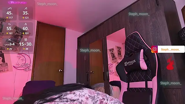 Snapshot of Steph_moon_ chatting on January 4, 2025, 2:14 am Steph moon  online show from January 4, 2025, 2:14 am