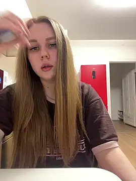 Marylallka5 online show from April 12, 2026, 5:27 pm