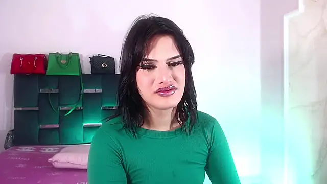 sexy-luna-star-ts online show from October 26, 2025, 2:39 pm