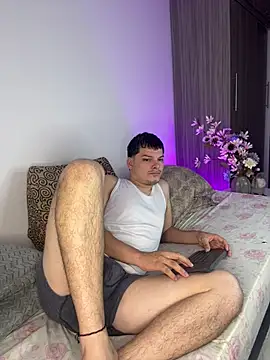 Snapshot of _Ottis_ chatting on February 9, 2026, 1:20 pm Ottis online show from February 9, 2026, 1:20 pm