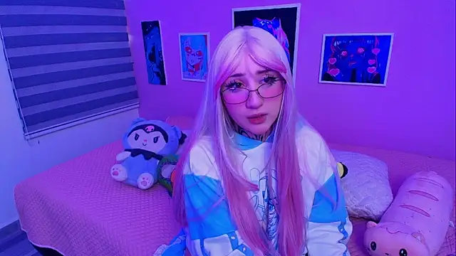 Snapshot of Miwa_violet chatting on February 13, 2026, 9:26 pm Miwa violet online show from February 13, 2026, 9:26 pm