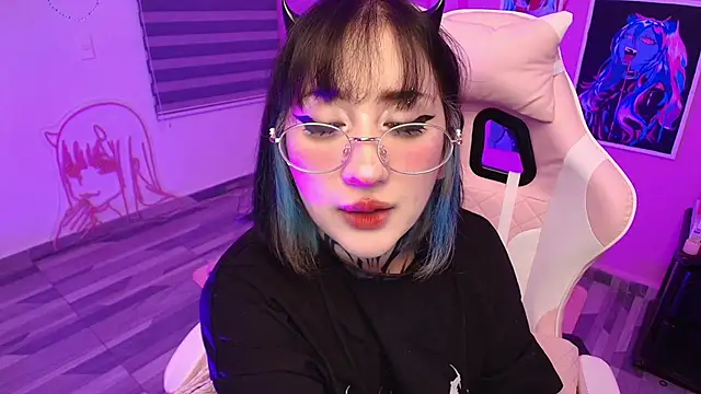 Miwa violet online show from June 17, 2026, 2:55 am
