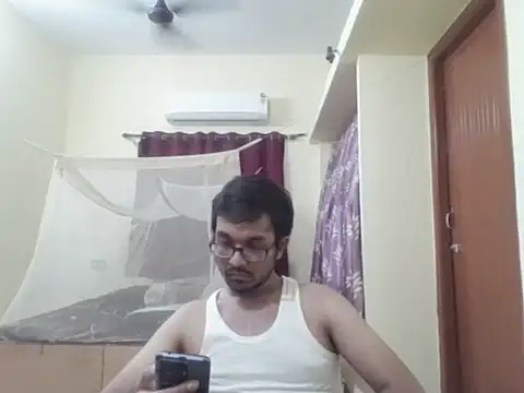 THE NAKED BOY online show from November 4, 2025, 2:32 pm