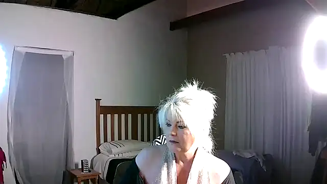 Miahotmilf online show from November 1, 2025, 6:57 pm