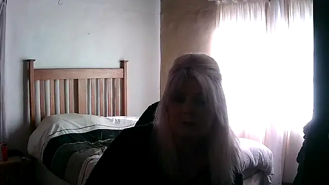 Snapshot of Miahotmilf chatting on February 6, 2026, 2:57 pm Miahotmilf online show from February 6, 2026, 2:57 pm