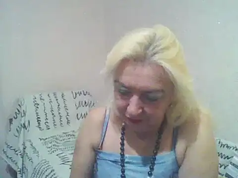 Snapshot of Meri798 chatting on March 14, 2025, 7:55 pm Meri798 online show from March 14, 2025, 7:55 pm