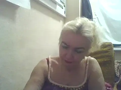 Snapshot of Meri798 chatting on March 10, 2025, 10:45 pm Meri798 online show from March 10, 2025, 10:45 pm