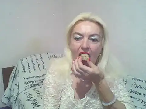 Snapshot of Meri798 chatting on September 24, 2025, 2:34 pm Meri798 online show from September 24, 2025, 2:34 pm