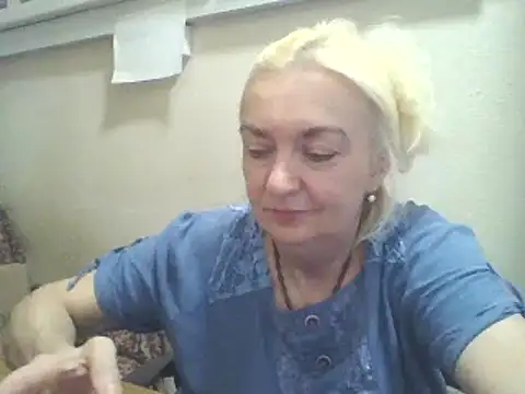 Snapshot of Meri798 chatting on September 16, 2025, 6:42 pm Meri798 online show from September 16, 2025, 6:42 pm