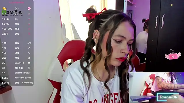 sweetlittlelisa online show from November 18, 2025, 7:39 pm