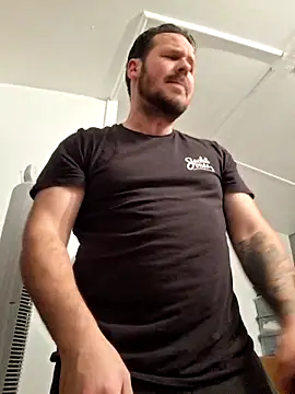 chrisB09 online show from December 15, 2025, 6:25 pm