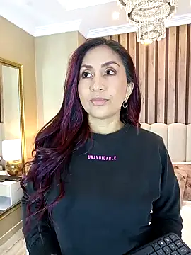 MonicaMoret online show from March 10, 2025, 12:06 pm