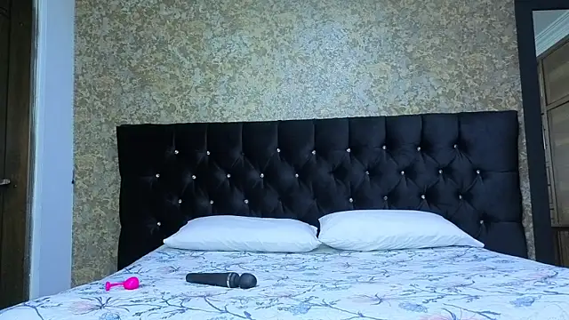 stella xue online show from November 4, 2025, 10:46 pm